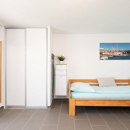 Apartments Oleander Кърк Екстериор снимка