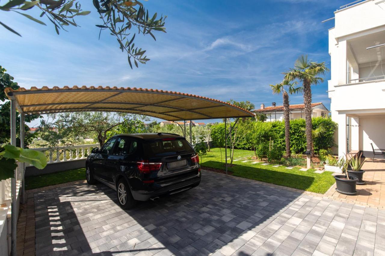 Apartments Oleander Кърк Екстериор снимка