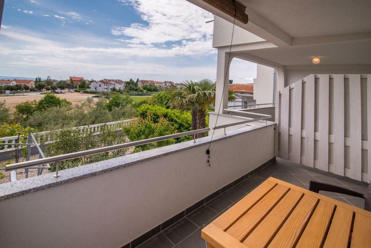 Apartments Oleander Кърк Екстериор снимка