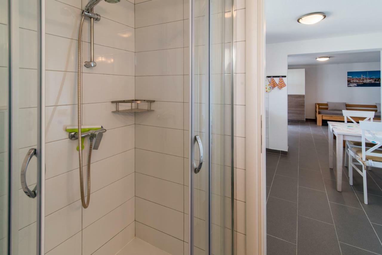Apartments Oleander Кърк Екстериор снимка